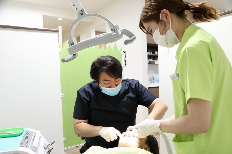 東大阪のタバタ歯科クリニックでは、重度の歯周病の治療も行います。